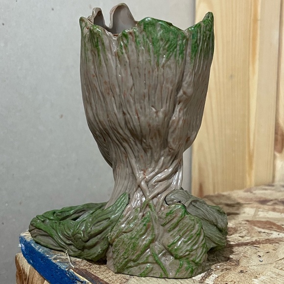 Adorable Baby Groot Tree Man Guardians of The Galaxy Planter or Pen Holder - Picture 4 of 7